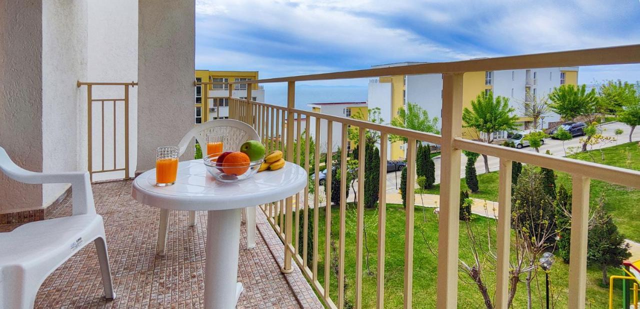 Crown And Imperial Apartments Sveti Vlas Exteriér fotografie