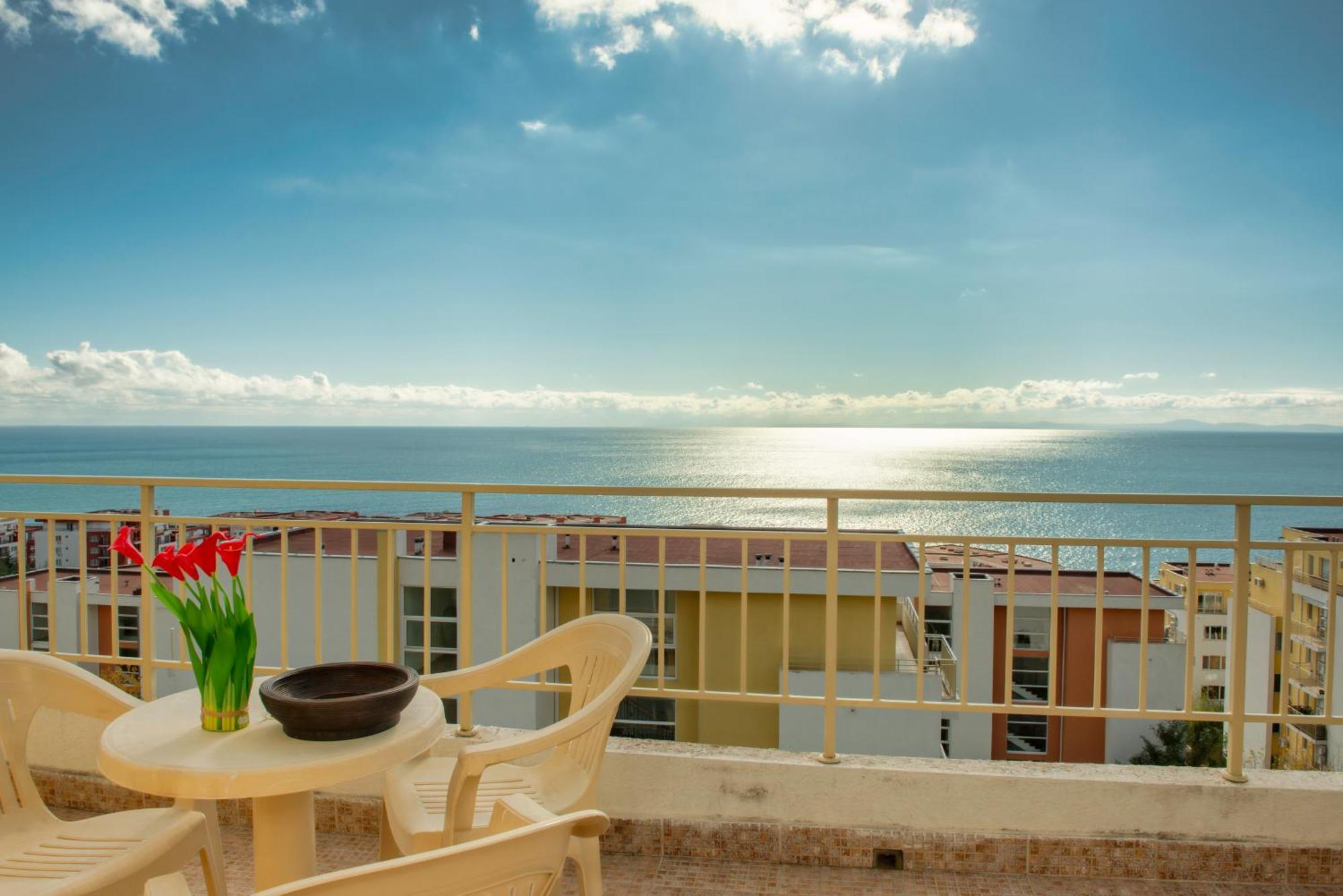 Crown And Imperial Apartments Sveti Vlas Exteriér fotografie
